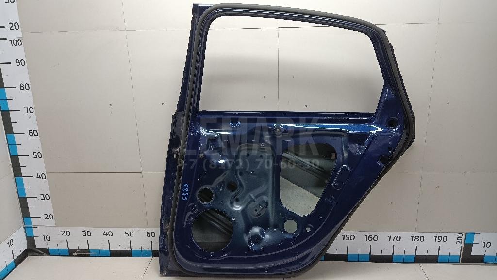 Дверь задняя правая
