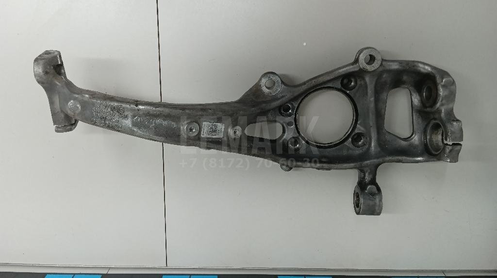 Кулак поворотный передний правый