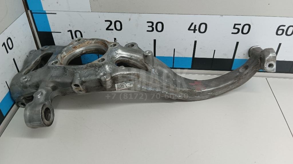 Кулак поворотный передний правый