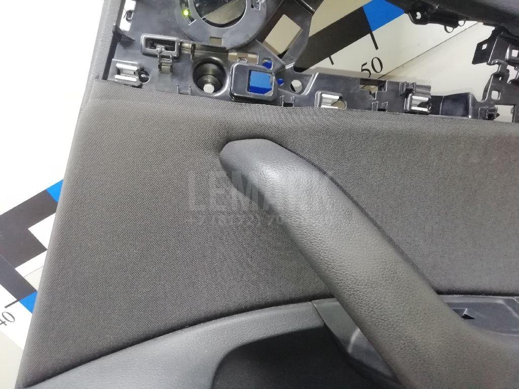 Обшивка двери задней правой