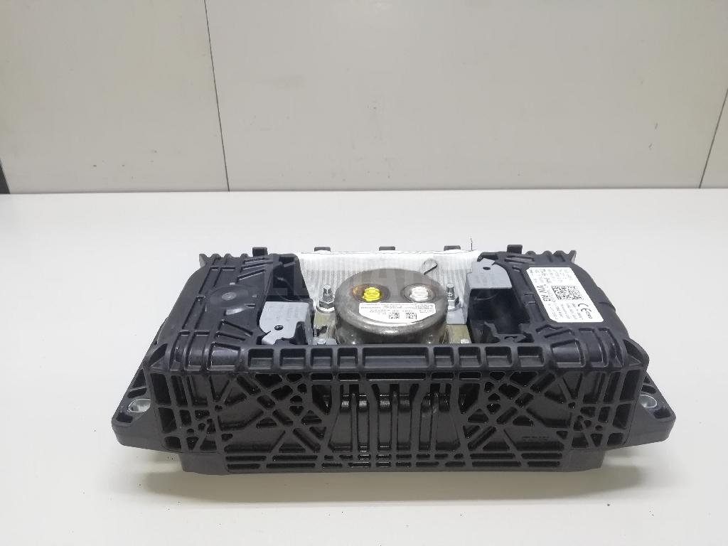 Подушка безопасности пассажирская (в торпедо)