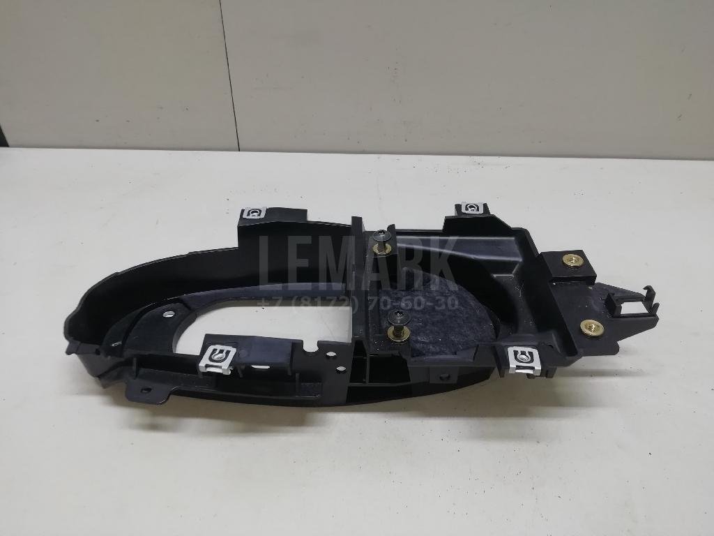 Кронштейн крепления подлокотника