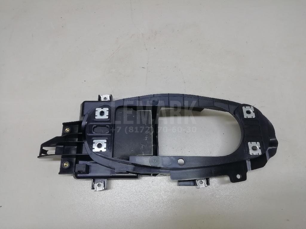 Кронштейн крепления подлокотника