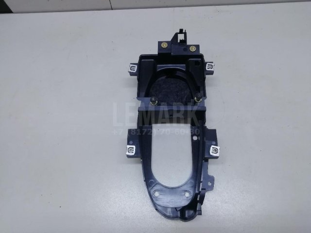 Кронштейн крепления подлокотника