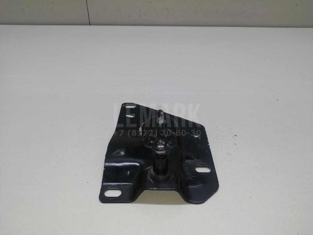 Ответная часть замка капота