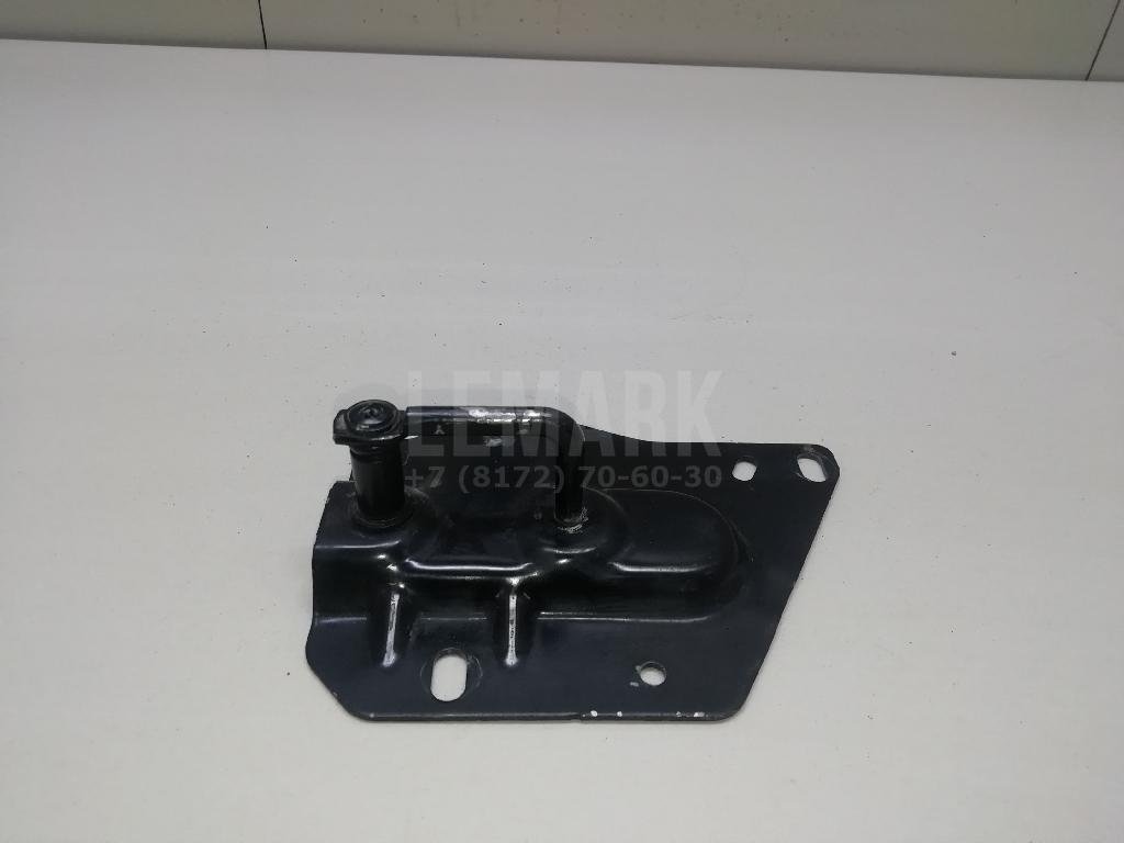 Ответная часть замка капота