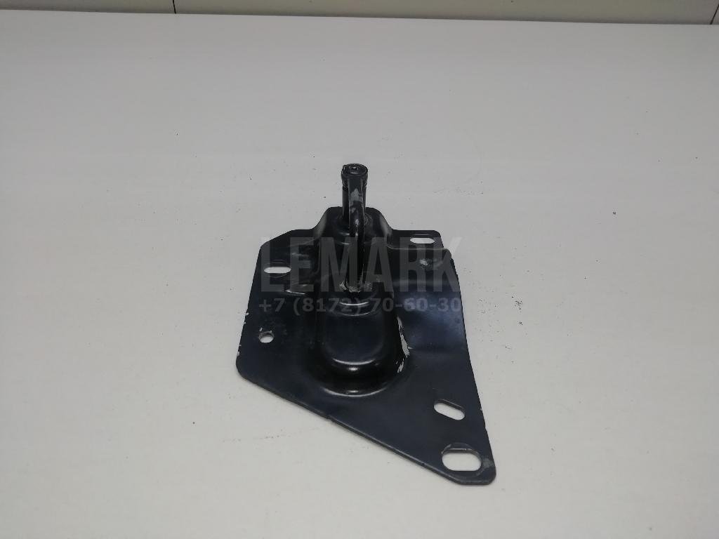 Ответная часть замка капота