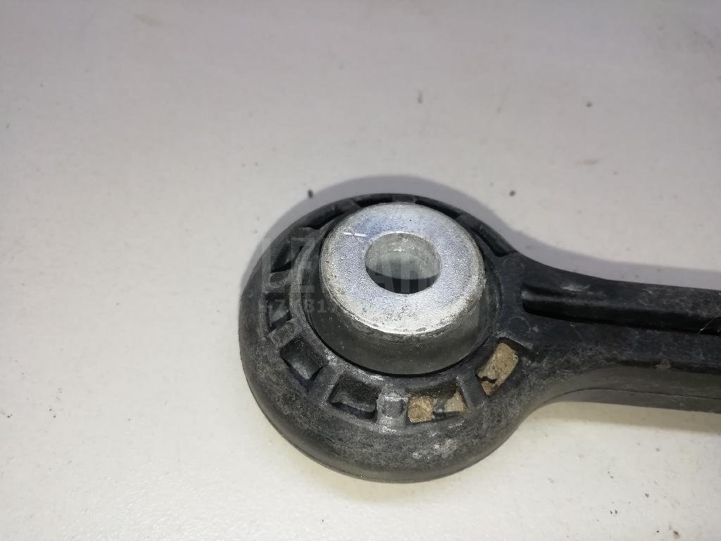 Стойка переднего стабилизатора