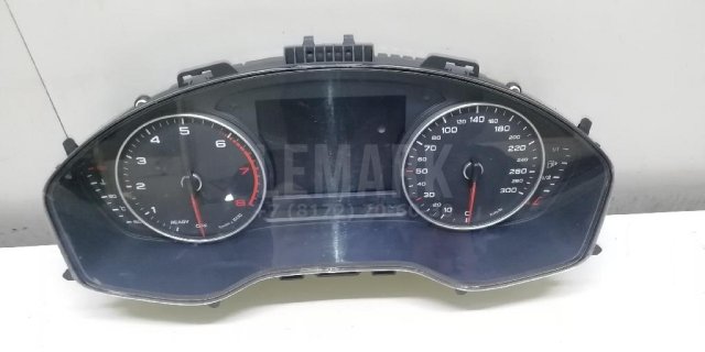 Панель приборов