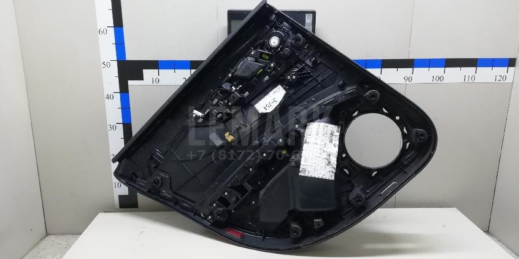 Обшивка двери задней правой