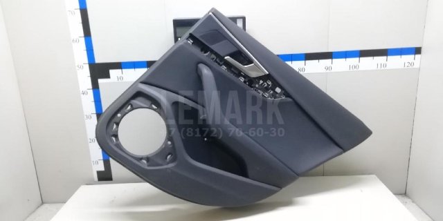 Обшивка двери задней правой