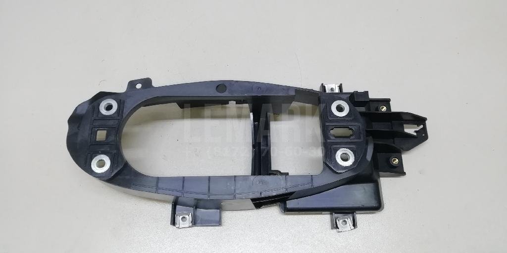 Кронштейн крепления подлокотника