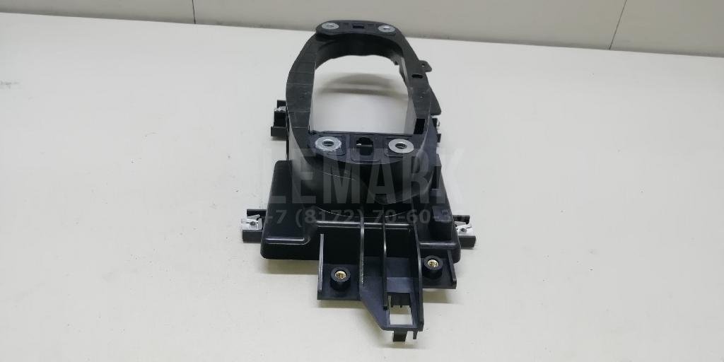 Кронштейн крепления подлокотника