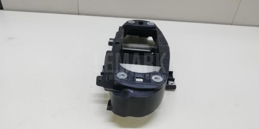 Кронштейн крепления подлокотника