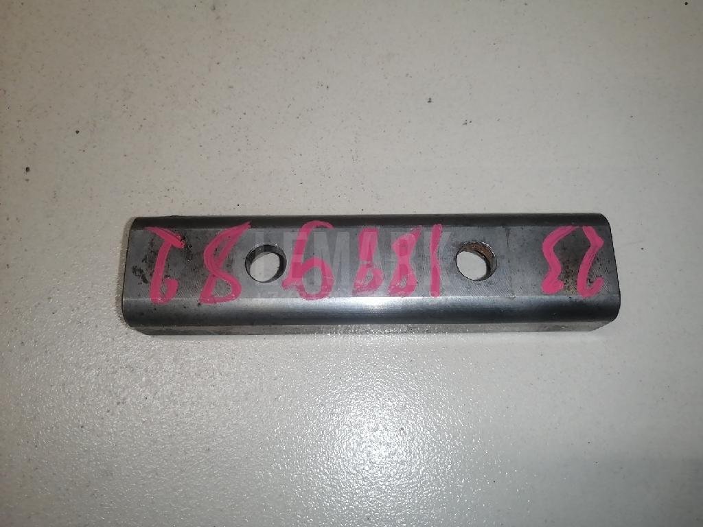 Кронштейн опоры КПП для  Alfa Romeo 155 1992-1997