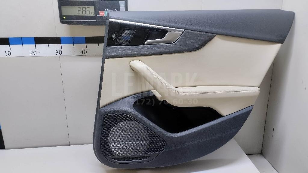 Обшивка двери задней правой