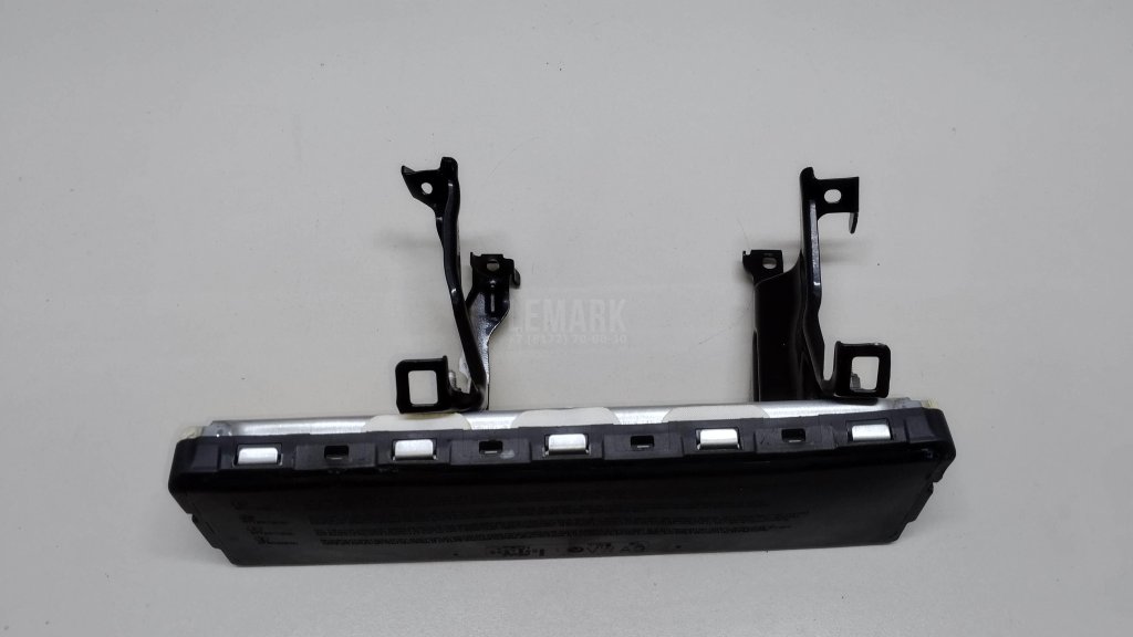 Подушка безопасности нижняя (для колен)