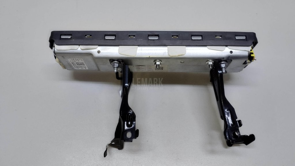 Подушка безопасности нижняя (для колен)