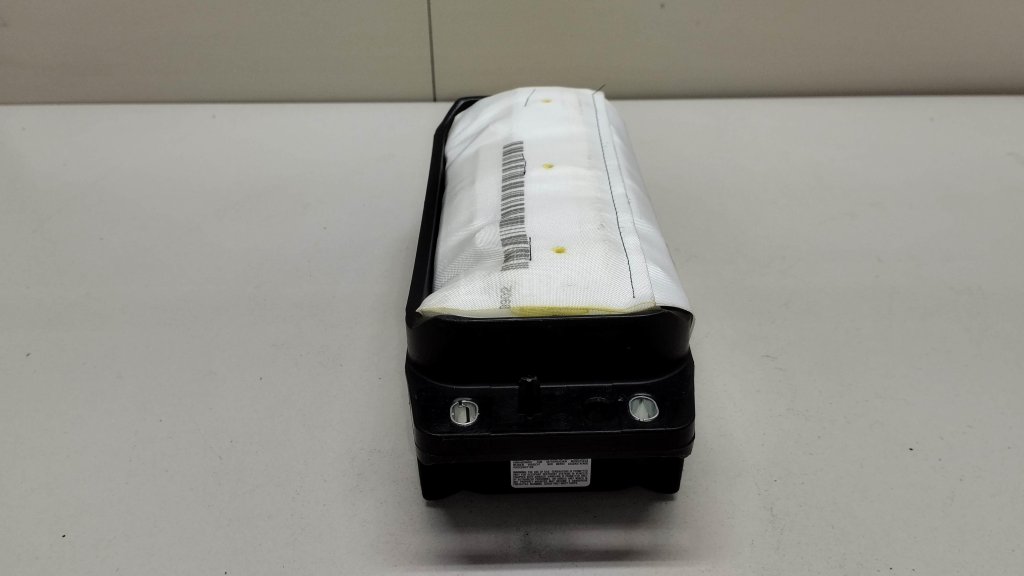 Подушка безопасности пассажирская (в торпедо)