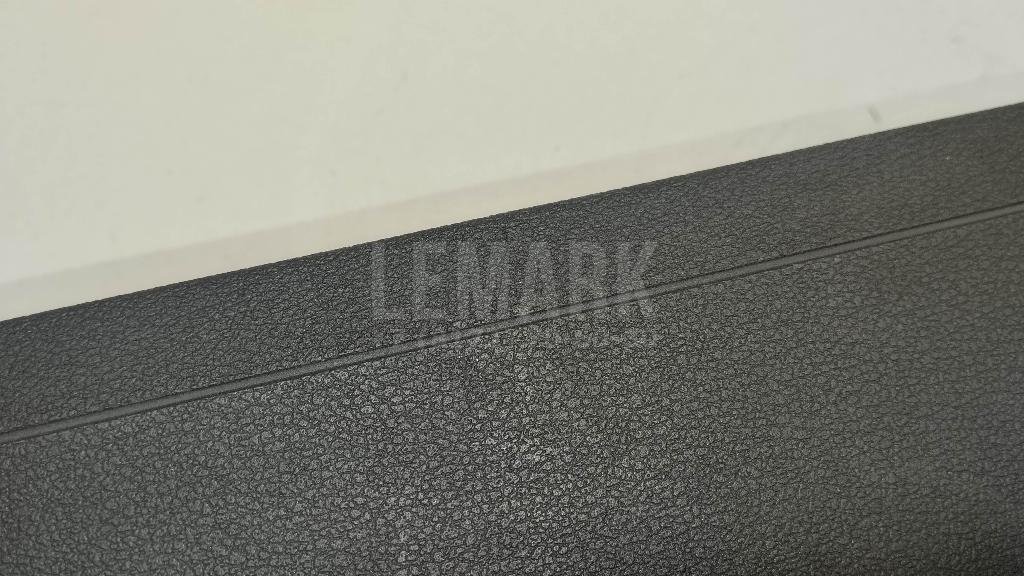 Подушка безопасности нижняя (для колен)