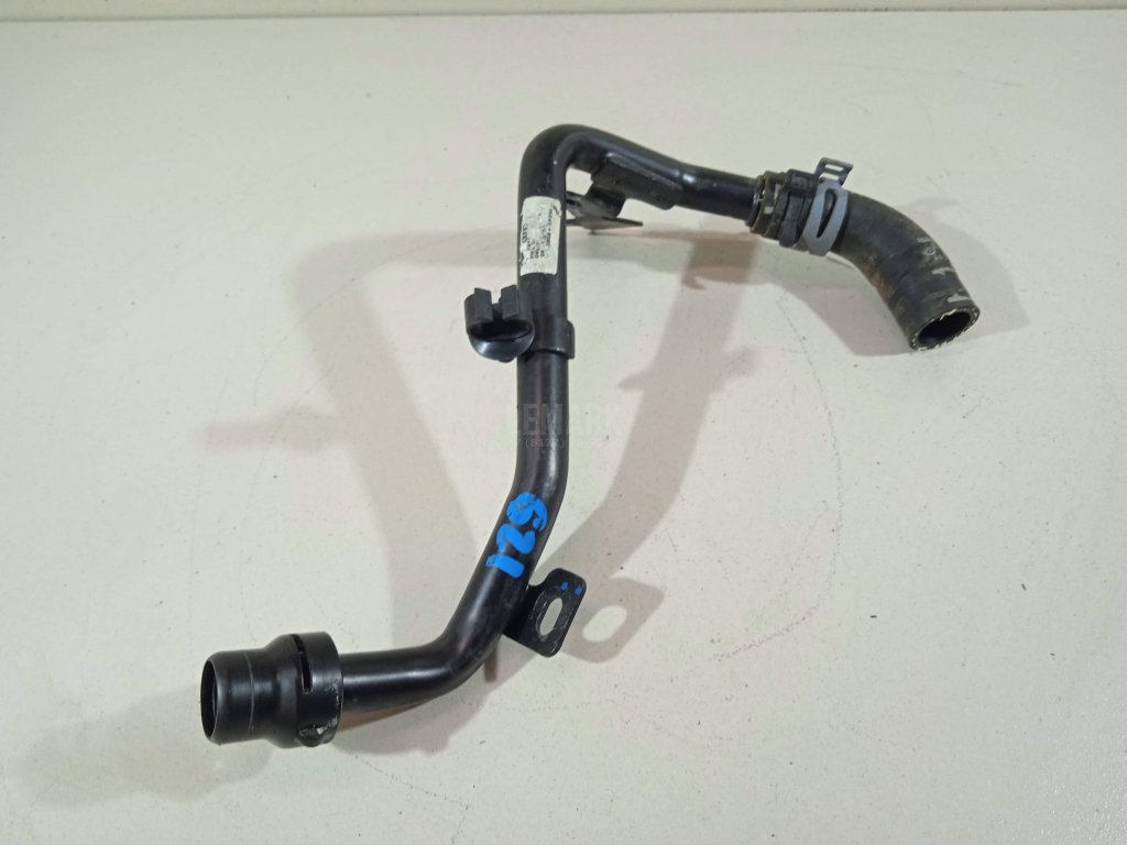 Трубка системы охлаждения