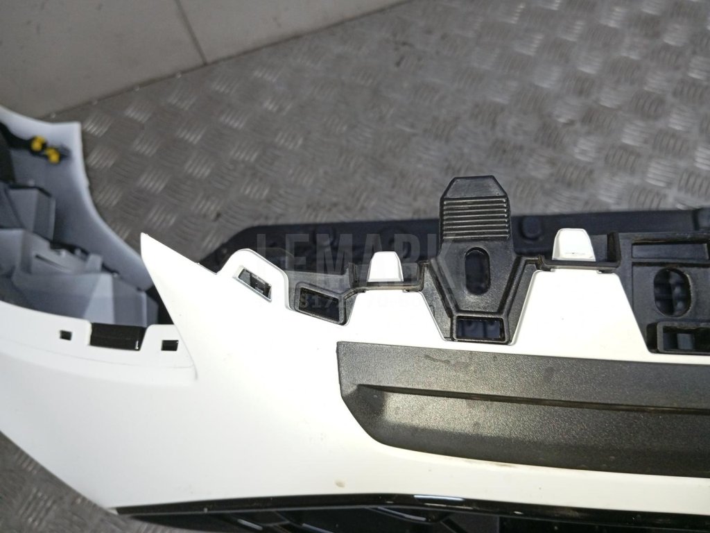 Бампер передний для  Audi A4 [B9] 2015