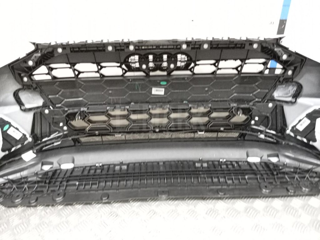 Бампер передний для  Audi A4 [B9] 2015