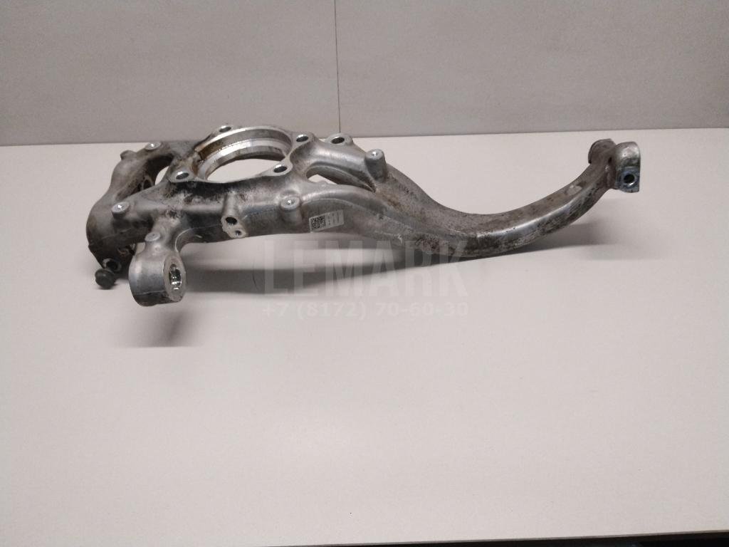 Кулак поворотный передний правый