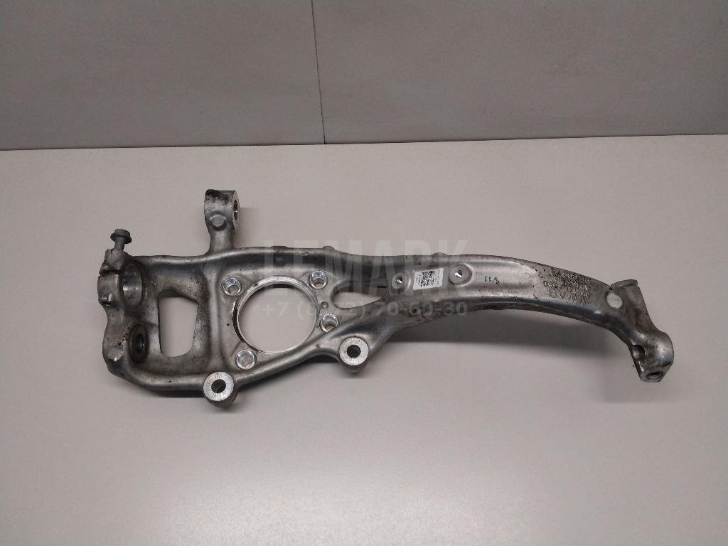 Кулак поворотный передний правый