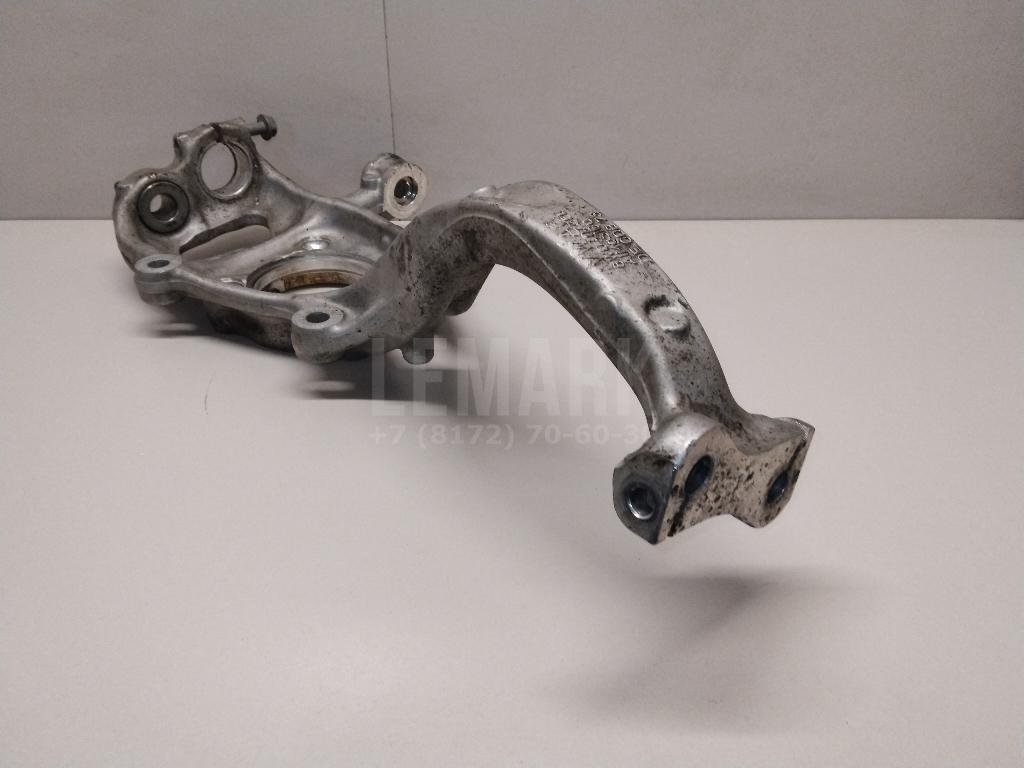 Кулак поворотный передний правый