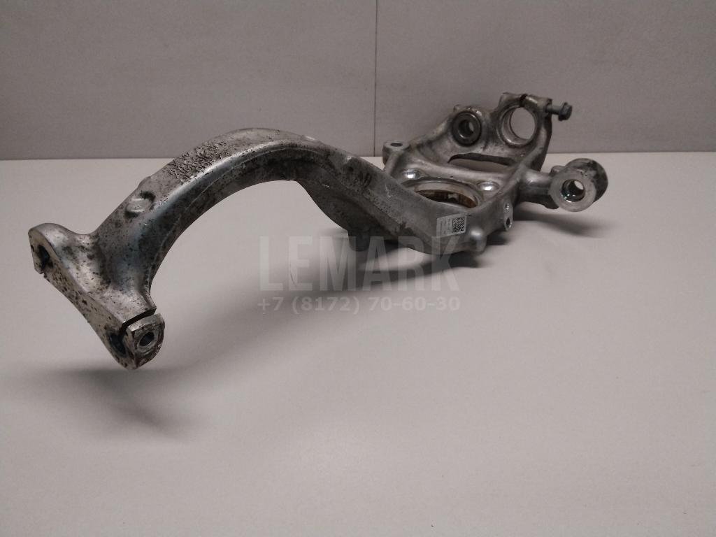 Кулак поворотный передний правый