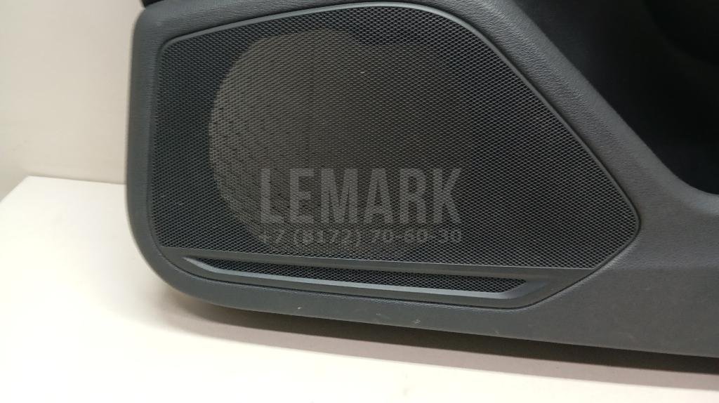 Обшивка двери передней правой