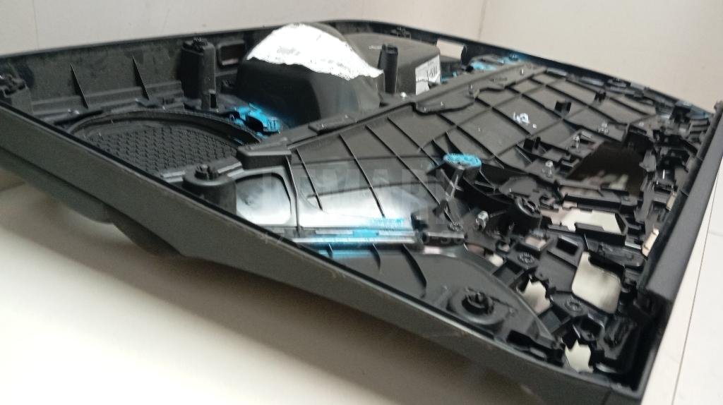 Обшивка двери передней правой