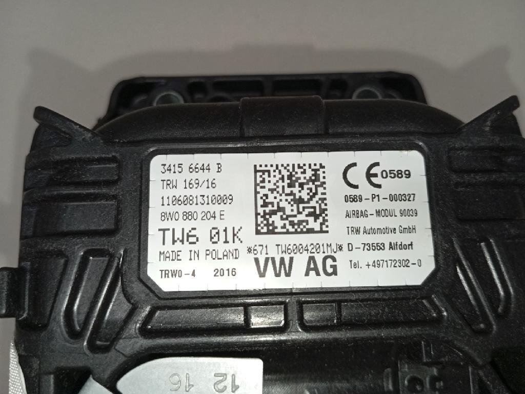 Подушка безопасности пассажирская (в торпедо)