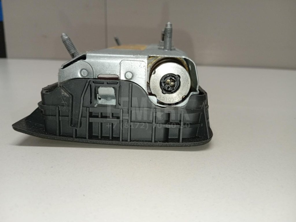 Подушка безопасности нижняя (для колен)