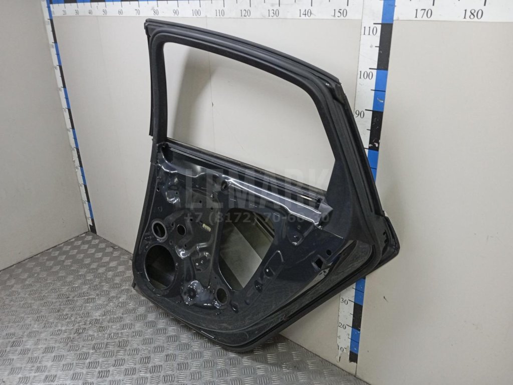 Дверь задняя правая
