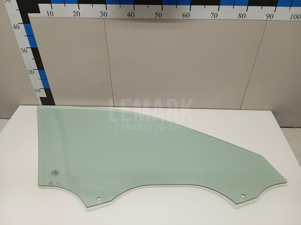 Стекло двери передней левой