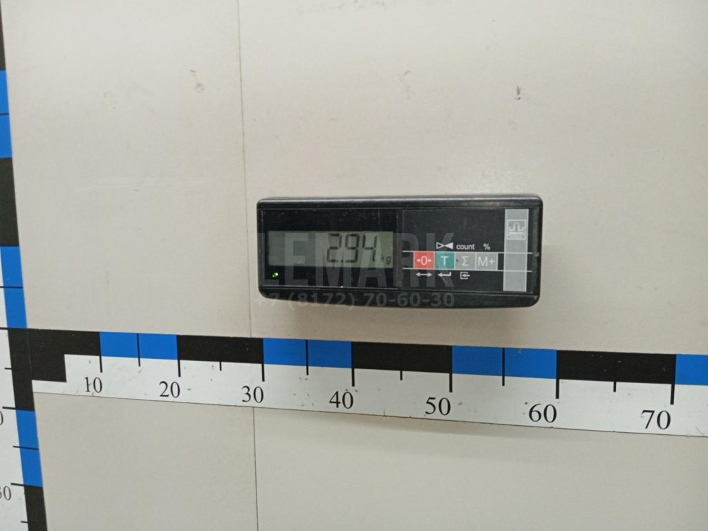 Стекло двери передней левой