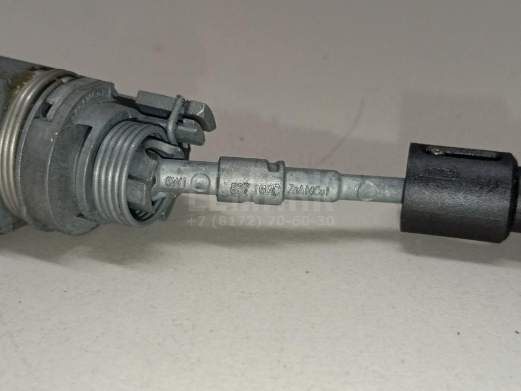 Вставка замка двери лев.