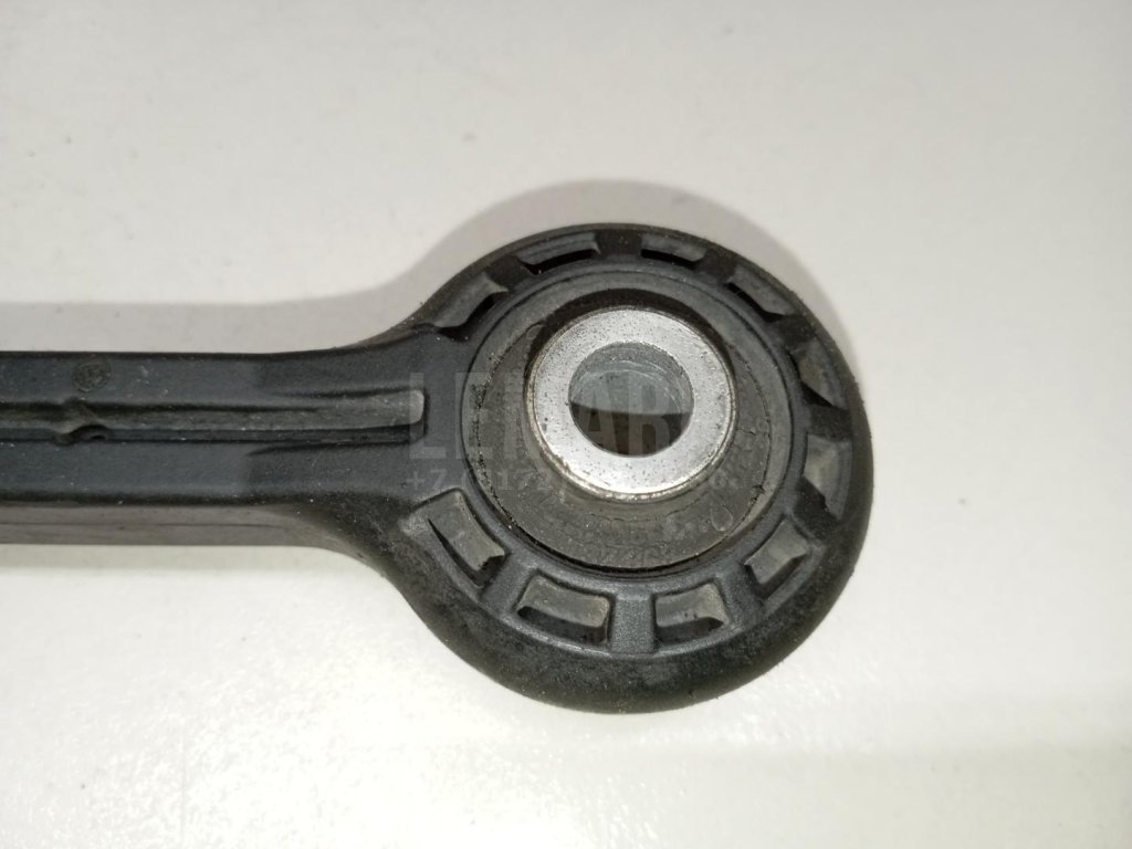 Стойка переднего стабилизатора