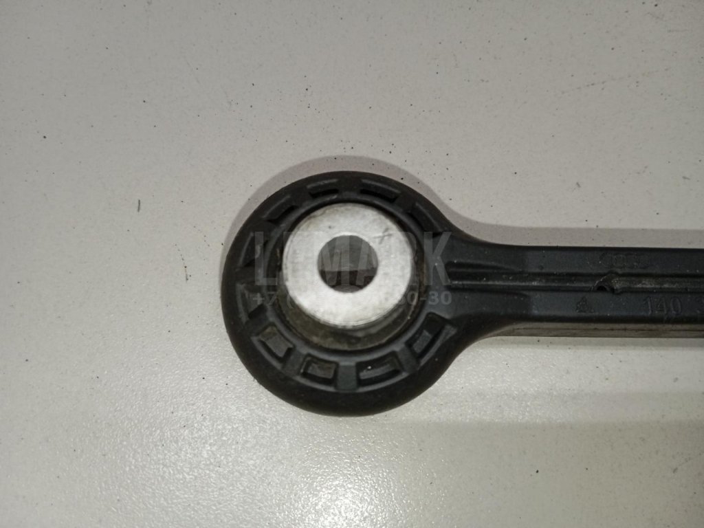 Стойка переднего стабилизатора