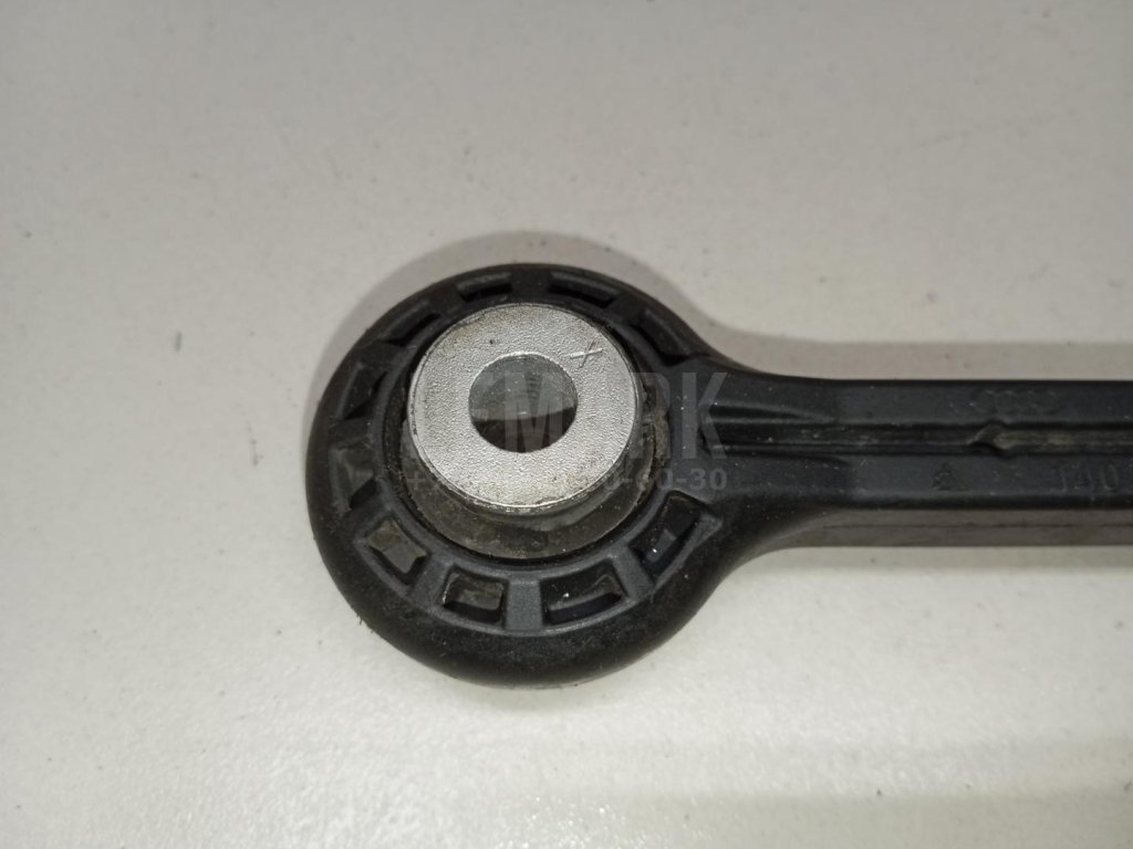 Стойка переднего стабилизатора