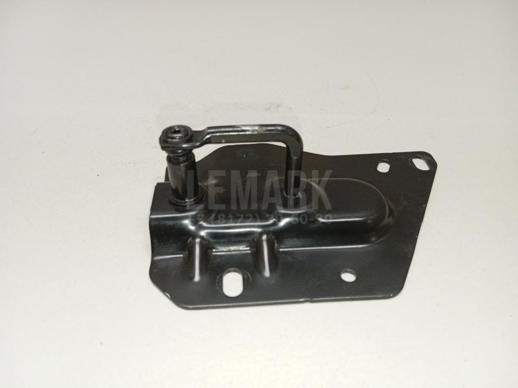 Ответная часть замка капота