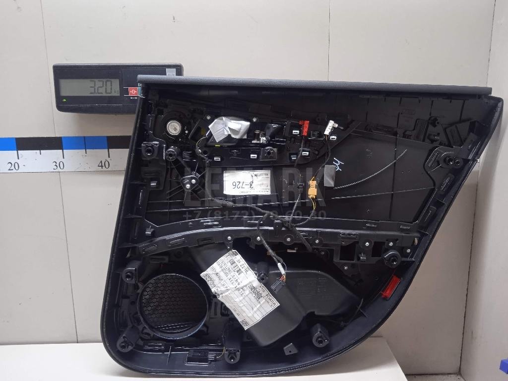 Обшивка двери задней левой