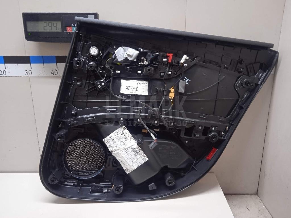 Обшивка двери задней левой