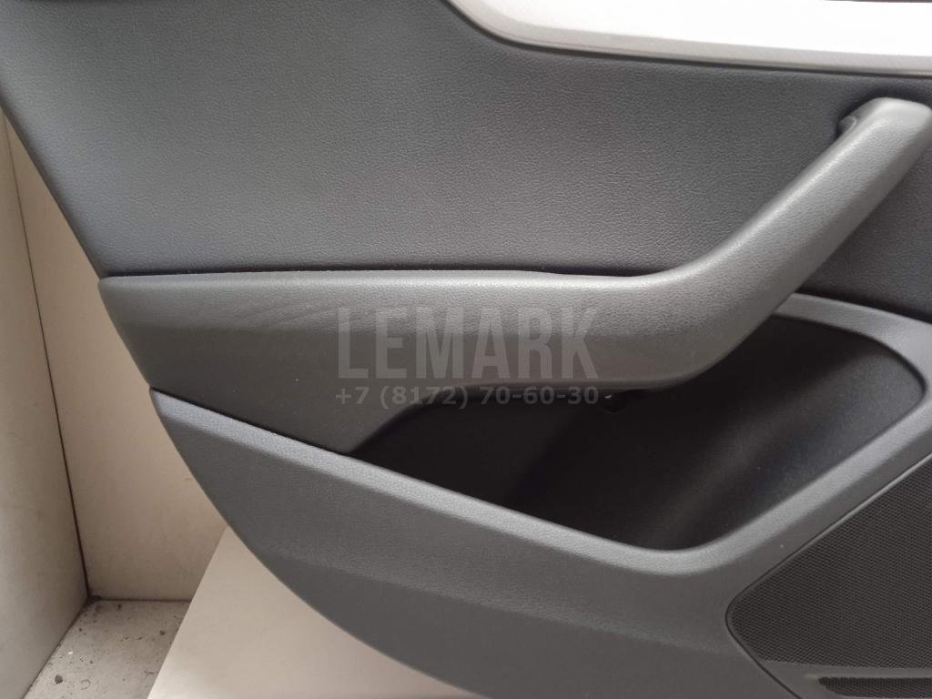 Обшивка двери задней левой