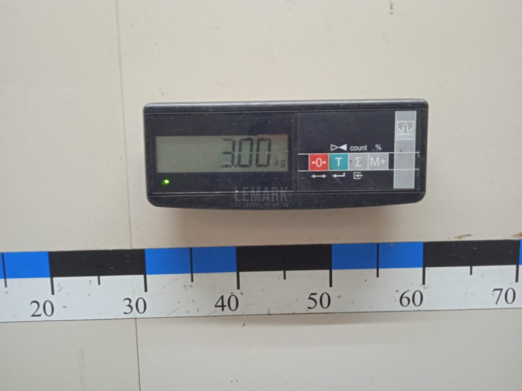 Стекло двери передней левой