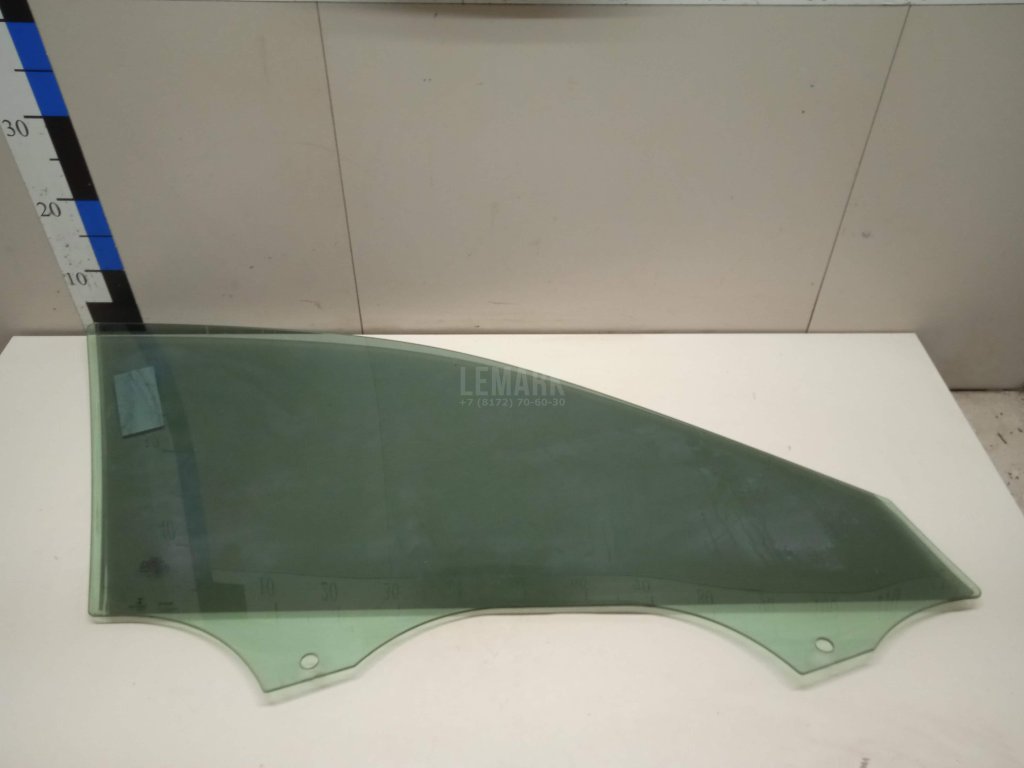Стекло двери передней левой
