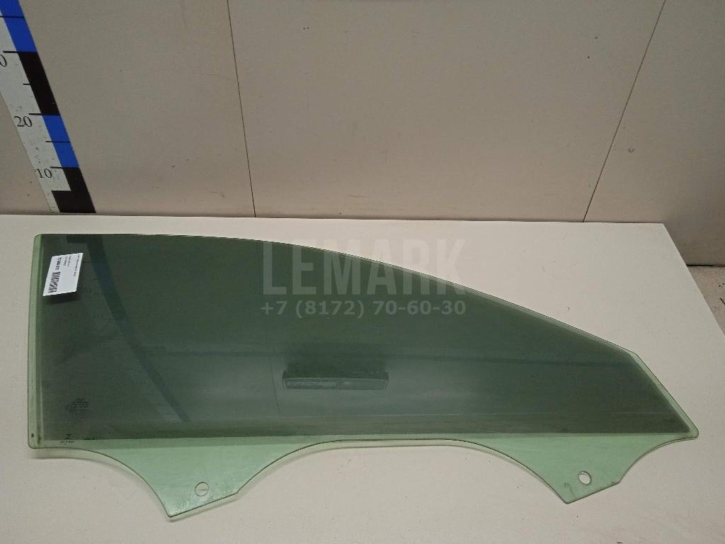 Стекло двери передней правой