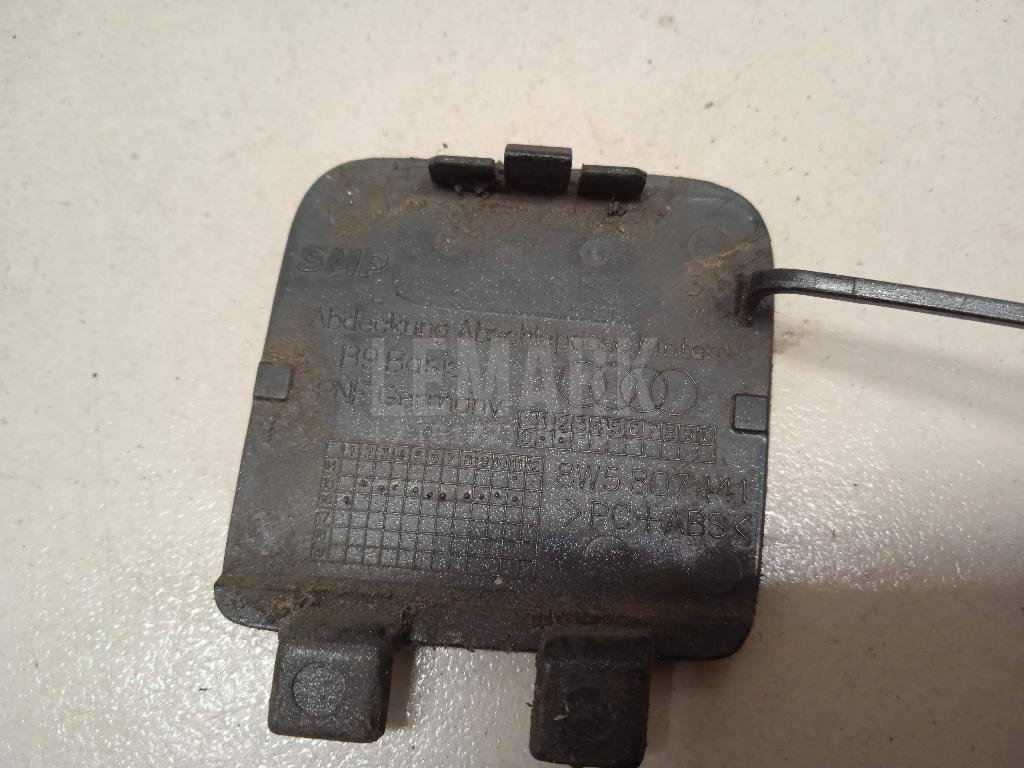 Заглушка буксировочного крюка